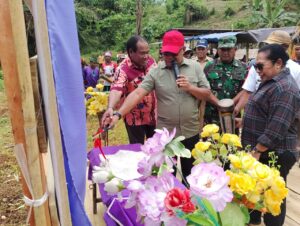 Kadistrik Teluk Ampimoi Merasa Bangga Atas Pencanangan Pembangunan SMP N Randawaya