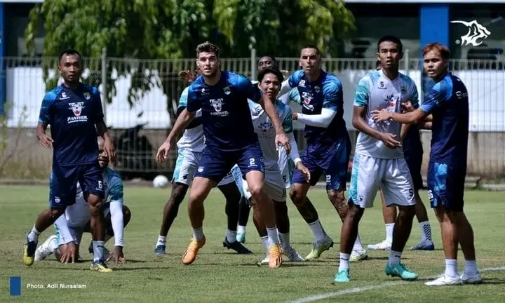 Kondisi Fisik Jadi Perhatian Bojan di Game Internal