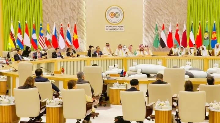 Hadiri KTT ASEAN-GCC, Presiden Jokowi Sampaikan Isu Ekonomi hingga Kemanusiaan