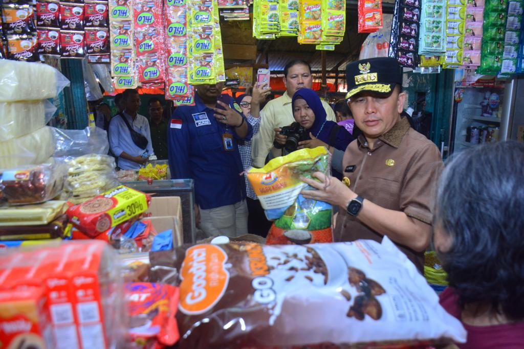 Pj Gubernur Sumsel Fatoni Pastikan Stok Beras di Sumsel Aman Hingga Maret 2024 Pj Gubernur Sumsel Fatoni Pastikan Stok Beras di Sumsel Aman Hingga Maret 2024