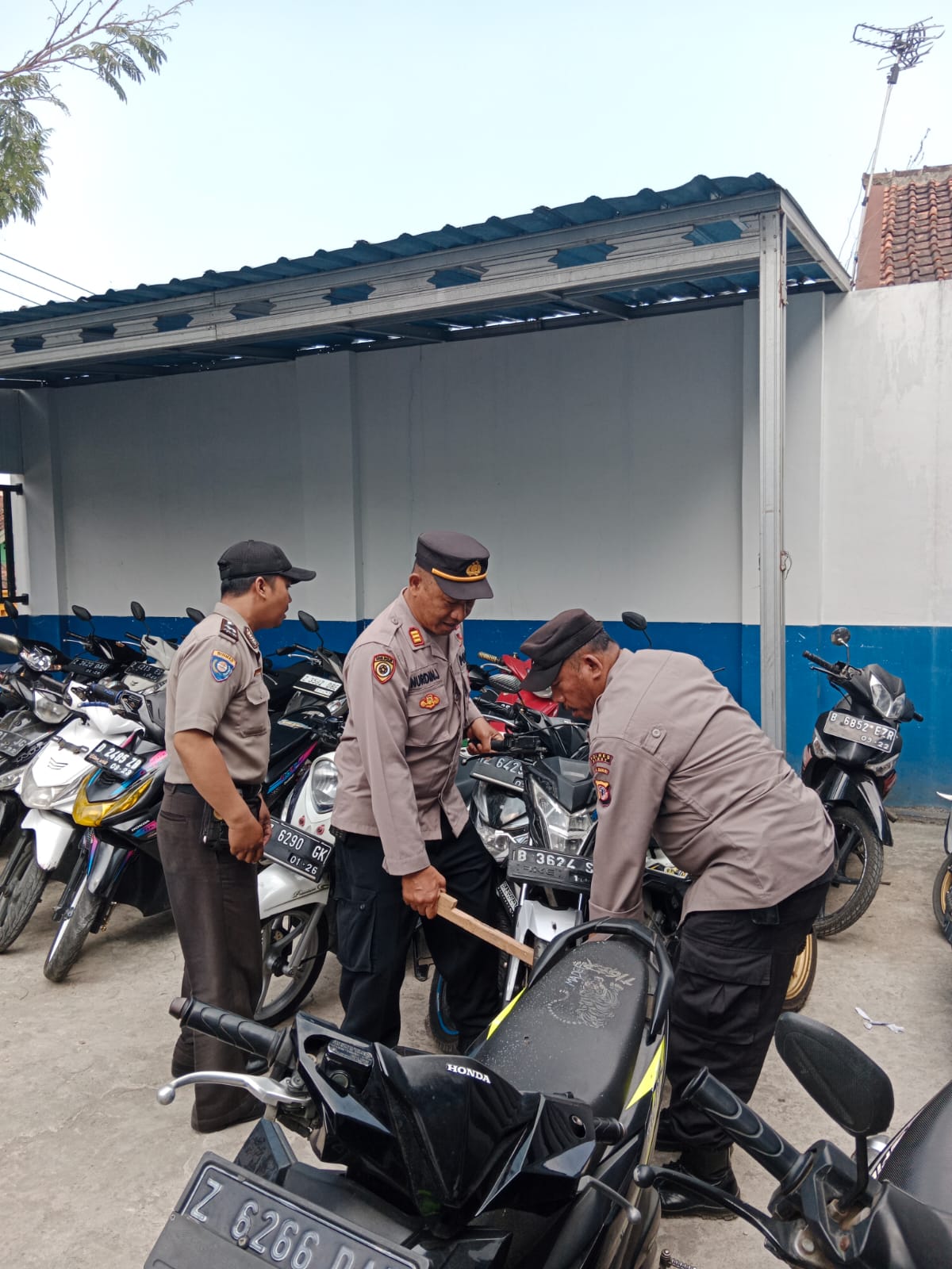 Polisi Tertibkan Pengguna Knalpot Tidak Standar