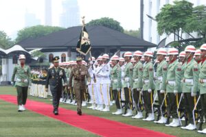 Kasad Anugerahkan Bintang Kartika Eka Paksi Utama Kepada Chief Of The Australian Army