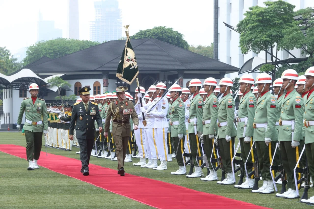 Kasad Anugerahkan Bintang Kartika Eka Paksi Utama Kepada Chief Of The Australian Army