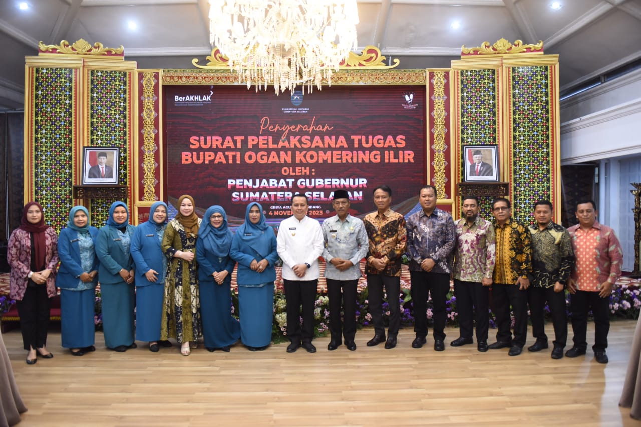 Pj Gubernur Agus Fatoni Serahkan Surat Tugas Plt Bupati OKI kepada Dja’far Shodiq