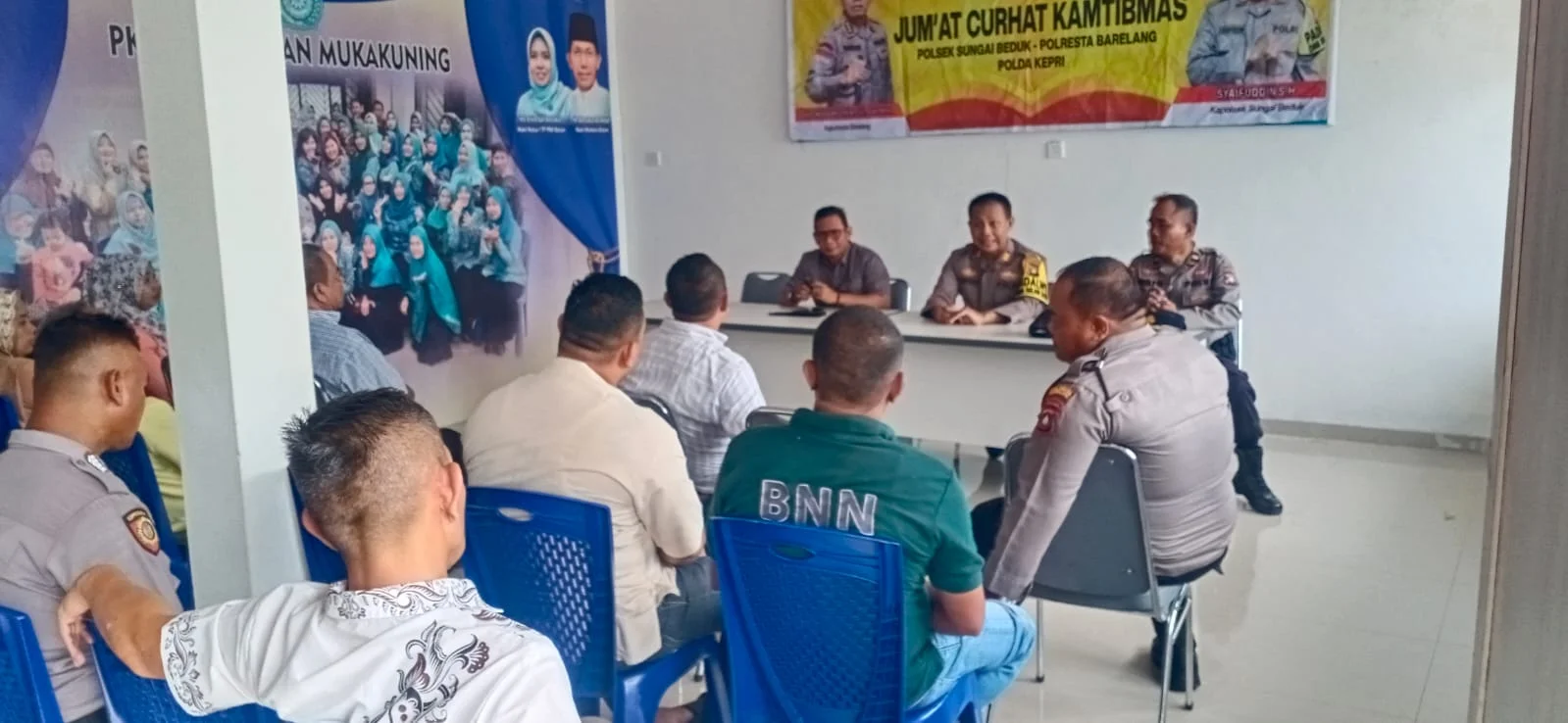 Giat Curhat Jum’at Kamtibmas & Pembagian Bansos Polsek Sei Beduk Bersama Masyarakat Mukakuning