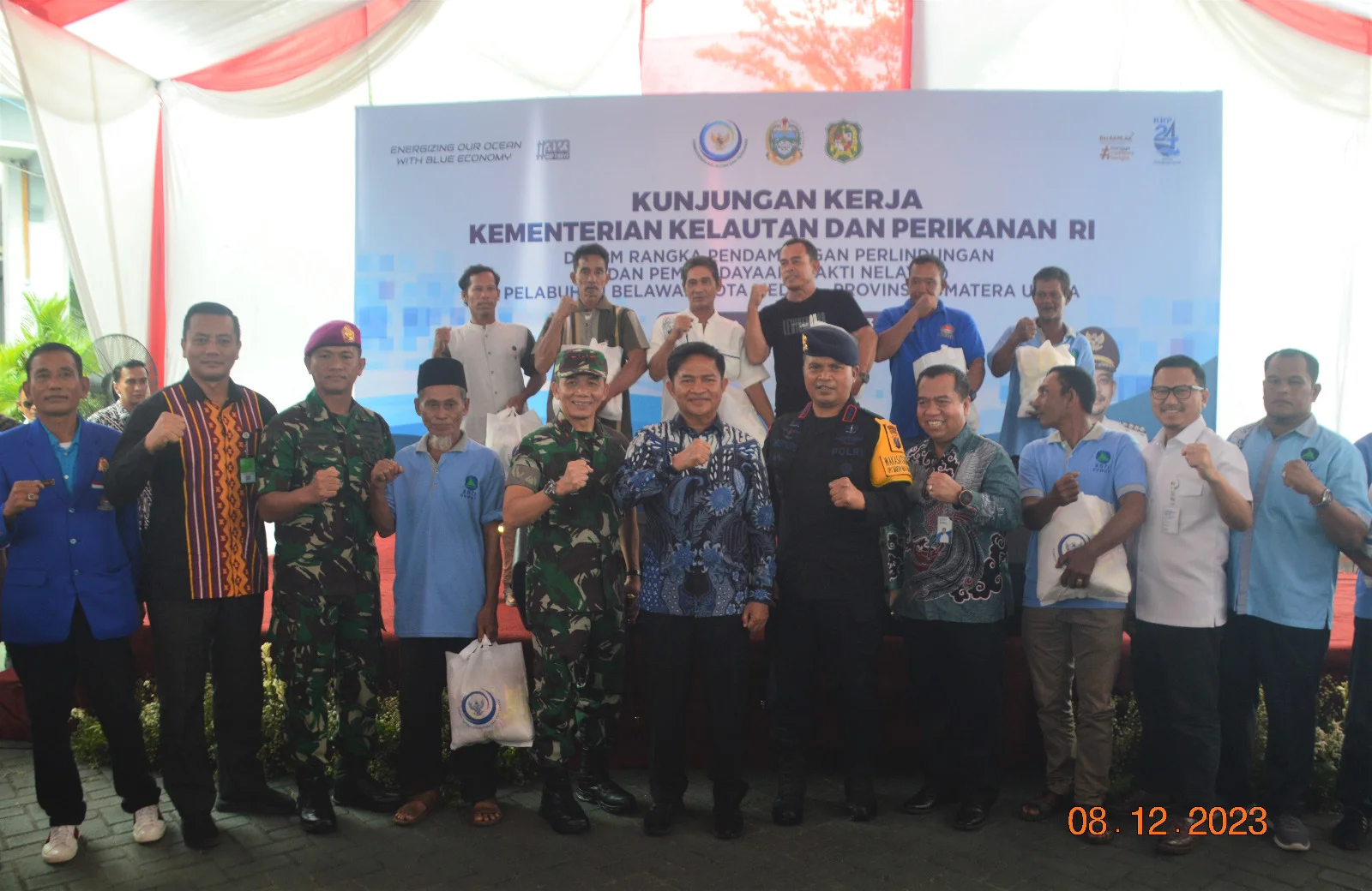 Hadiri Kegiatan Bakti Nelayan 2023 di Belawan, Pangdam I/BB Ikut Bagikan 1.000 Paket Sembako