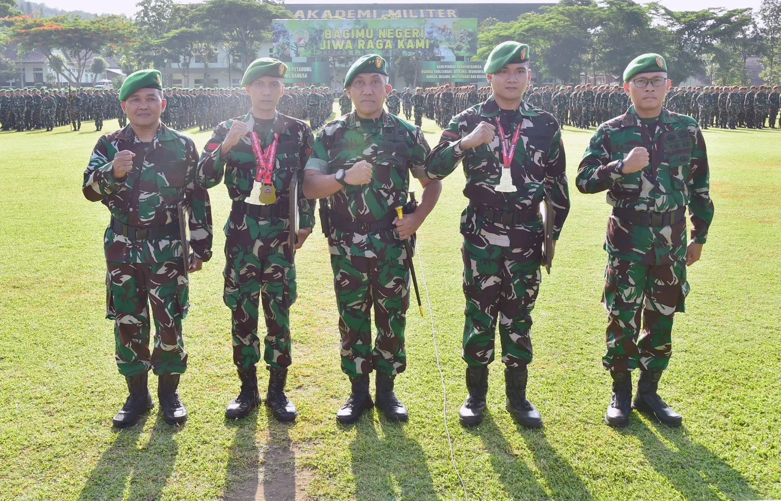 Peringatan Bela Negara Ke-75 Tahun di Akmil di Tandai Dengan Penyerahan Penghargaan