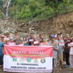 Polres Simalungun Salurkan Bakti Sosial Akabri Sumut Kepada 28 KK Korban Banjir Bandang Haranggaol