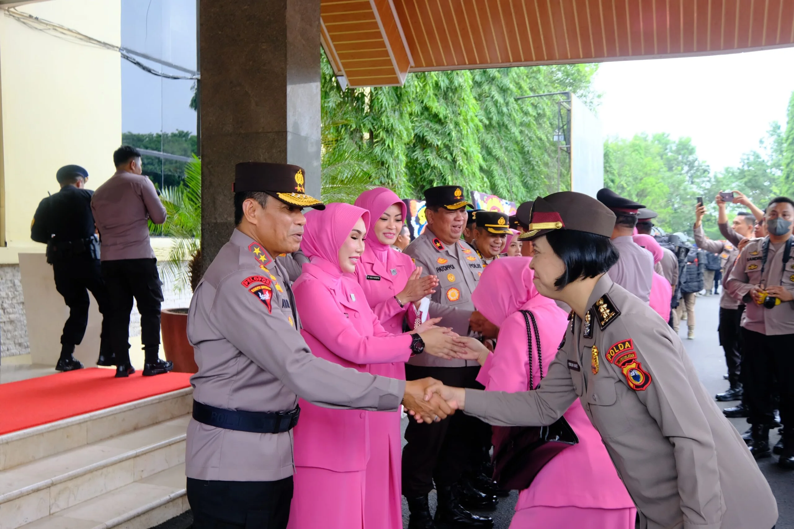 Polda Sulsel Gelar Upacara kenaikan Pangkat 1,551 Personel Dan Penyambutan Personil Brimob BKO Papua