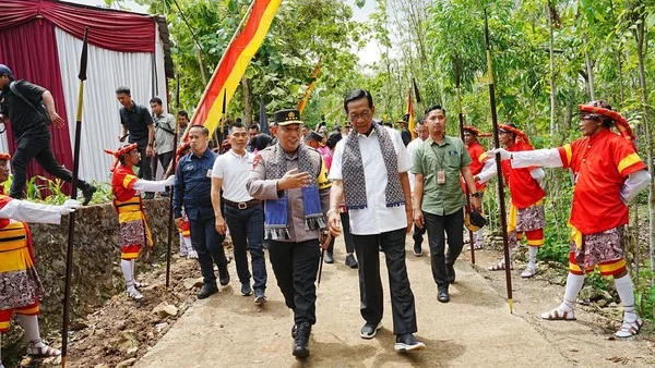Kapolri Jenderal Listyo Sigit Prabowo Resmikan 10 Sumur bor Polri Presisi di Gunungkidul dan Bagikan Sembako