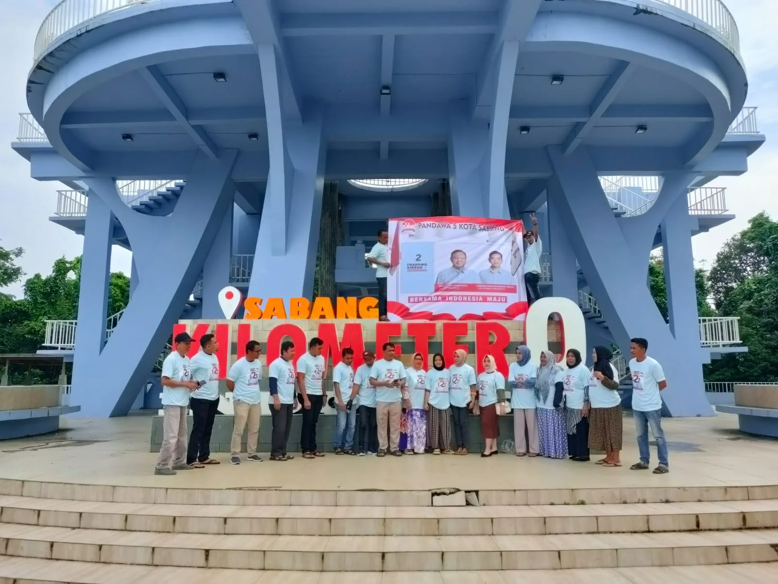 Pandawa Lima Mensosialisasi Dukungan Prabowo Gibran di Kota Sabang Nol Kilo Meter.