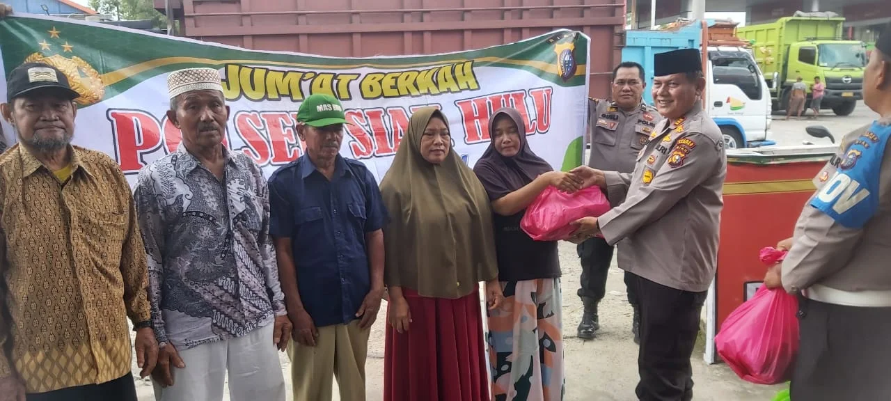 KAMPAR- Acungan Jempol, Kapolsek Siak Hulu, Kampar, Riau Konsisten Laksanakan Giat Jum'at Curhat, Jumat Berkah Dan Cooling System Pemilu