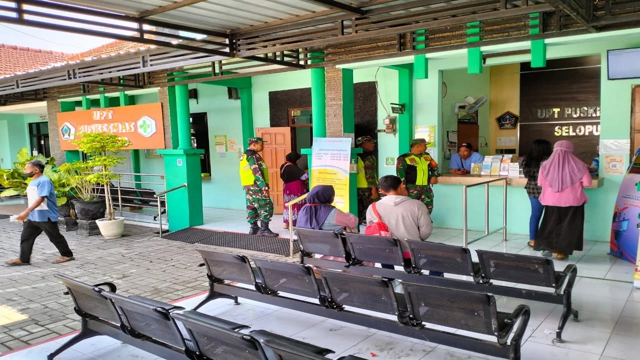 Jelang Pemilu 2024, Anggota Koramil Jajaran Kodim 0808/Blitar Tingkatkan Patroli Keamanan Di Wilayah Masing-Masing