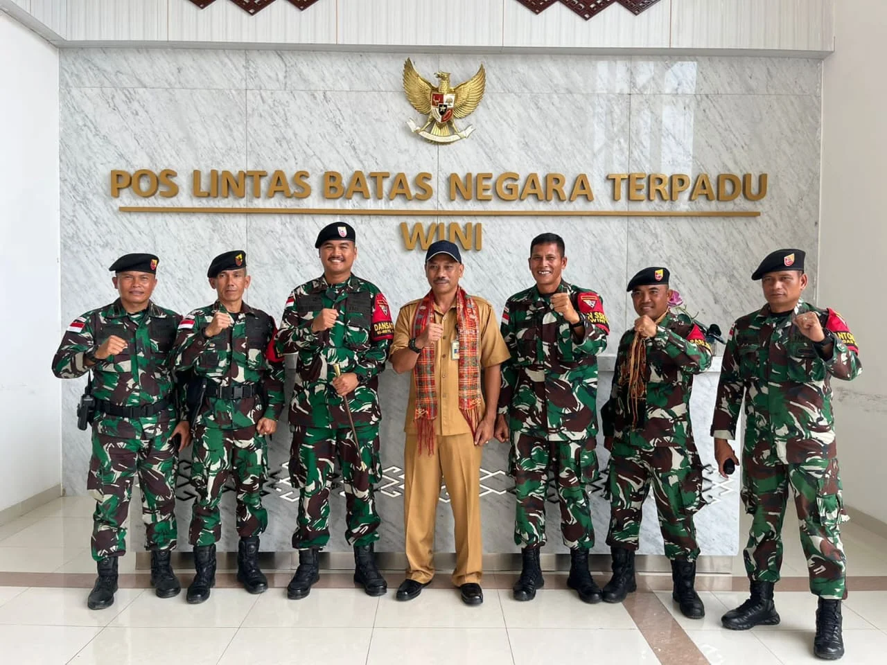 Laksanakan Audiensi Dengan Kepala PLBN Wini, Dansatgas Yonkav 6/Naga Karimata Kunjungi Kantor PLBN Wini