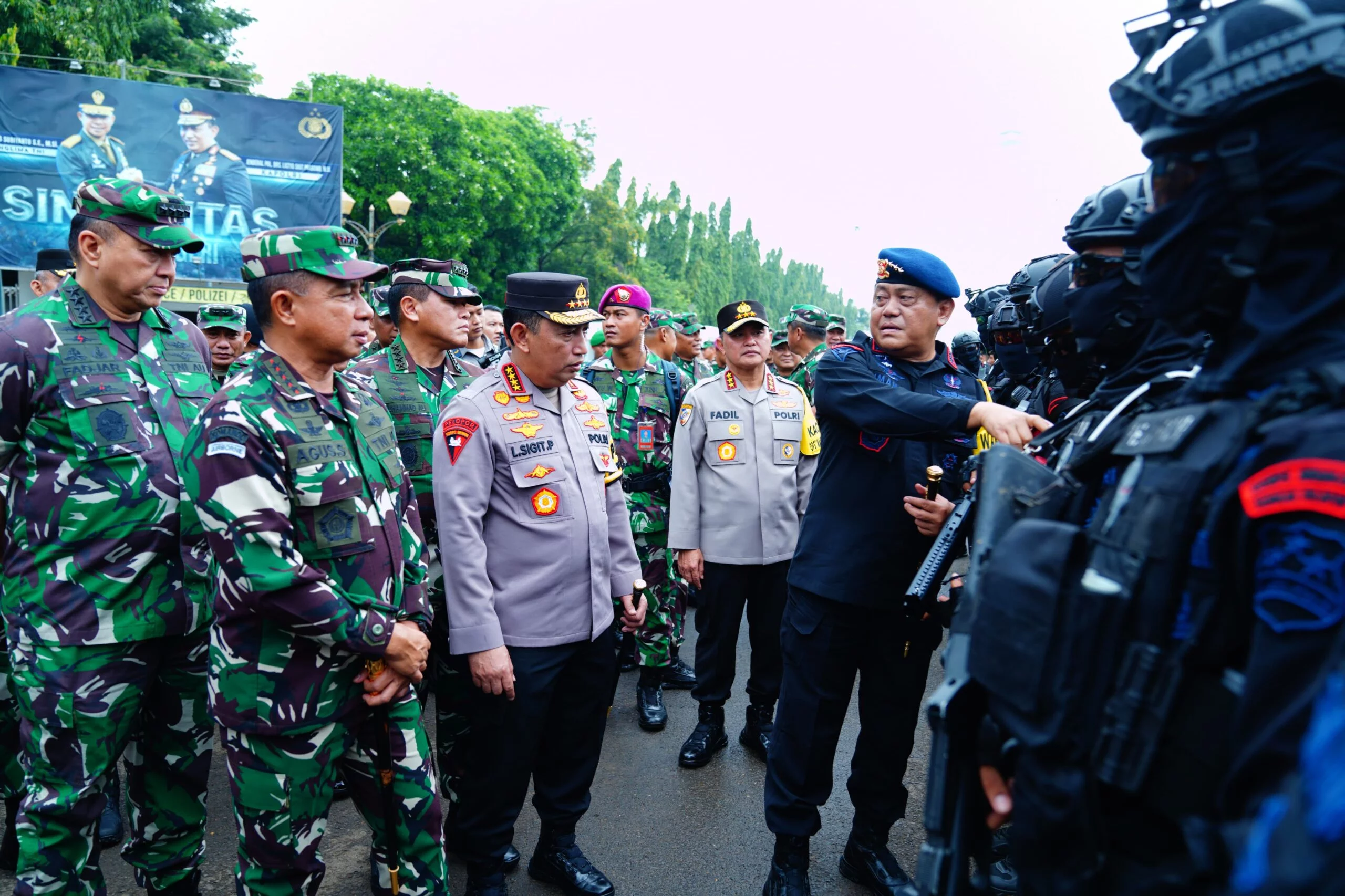 Panglima TNI dan Kapolri Cek Kesiapan Pasukan Pengamanan Pemilu 2024 di Silang Monas