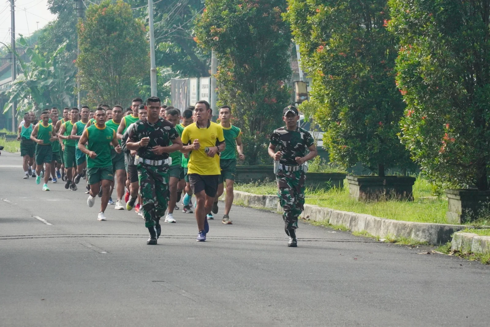 Dengan Penuh Semangat Prajurit Yonarmed 11/GG/2/2 Kostrad Rutin Laksanakan Lari Bersama