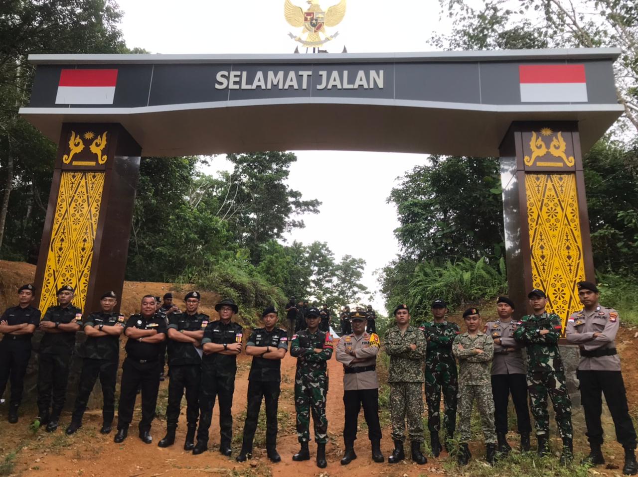 Satgas Pamtas RI-Mly Yonarmed 16/TK Pos Gabma Temajuk Menyambut Kunjungan Polisi Diraja Malaysia (PDRM)