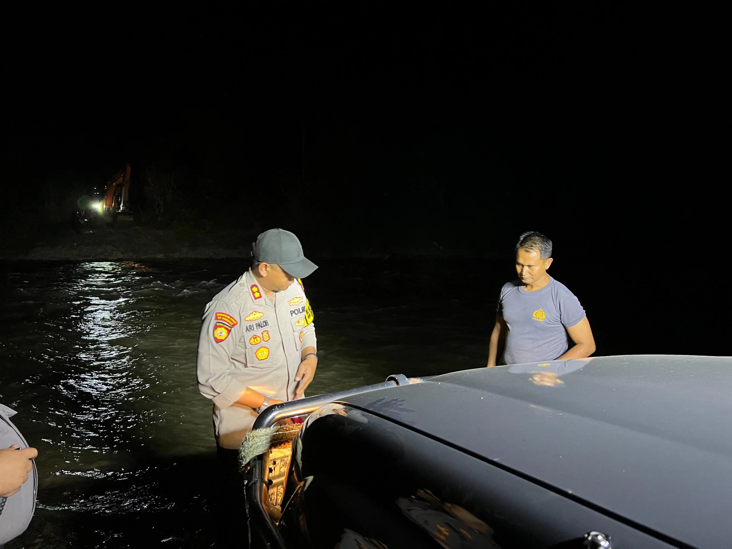 Kapolres Madina Boyong Dua Alat Berat Tambang Emas Kotanopan