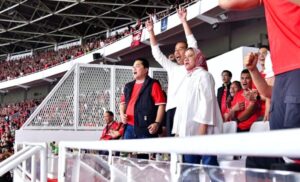 Presiden Joko Widodo Beserta Ibu Iriana Saksikan Kemenangan 1-0 Timnas Indonesia atas Vietnam