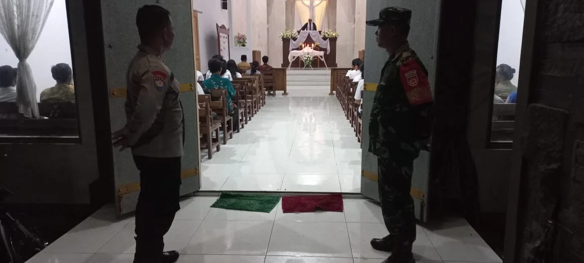 TNI Polri Amankan Ibadah Umat Kristiani