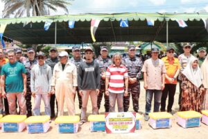 Kapolres Gresik Dampingi Kapolda Jatim ke daerah Terdampak Bencana Alam Dan Baksos Gempa Bumi di Pulau Bawean