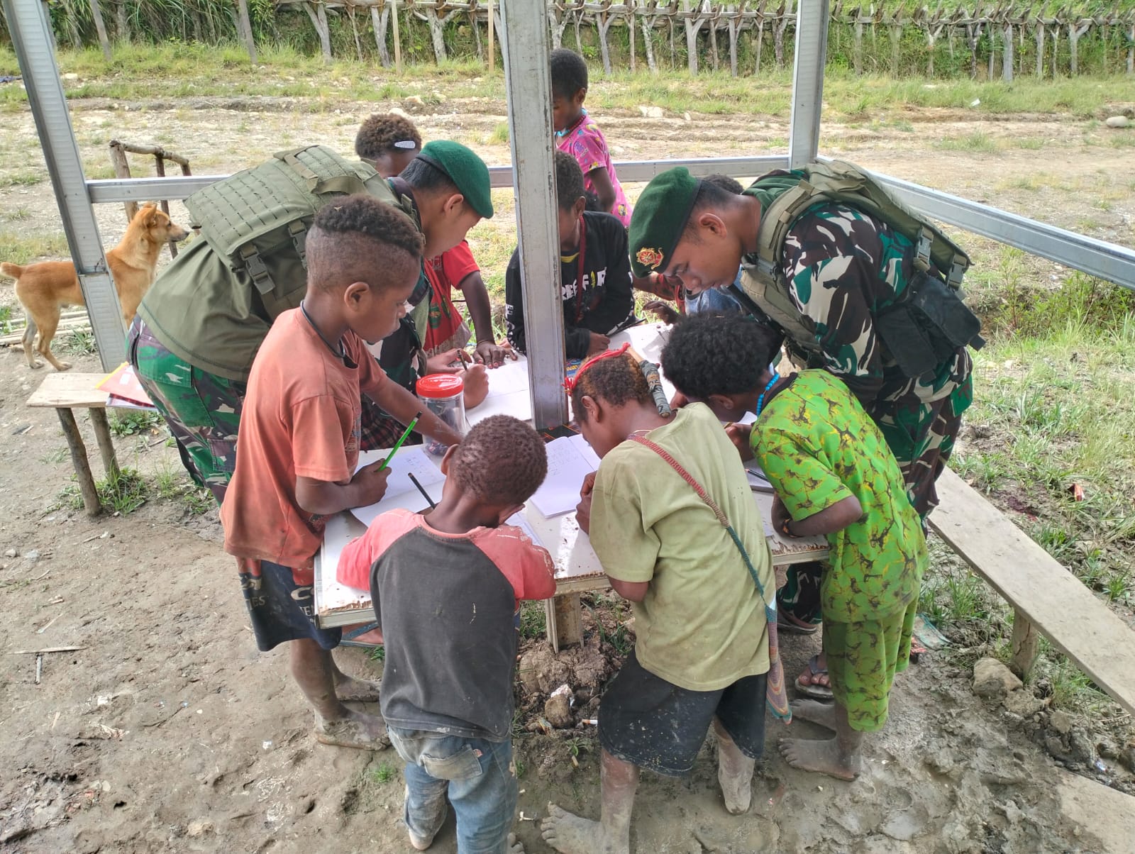 Ksatria Buaya Putih cerdaskan anak Papua