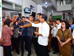 Presiden Jokowi Berkunjung Ke Rumah Sakit Umum Daerah Mamasa (RSUD) Kondosapita