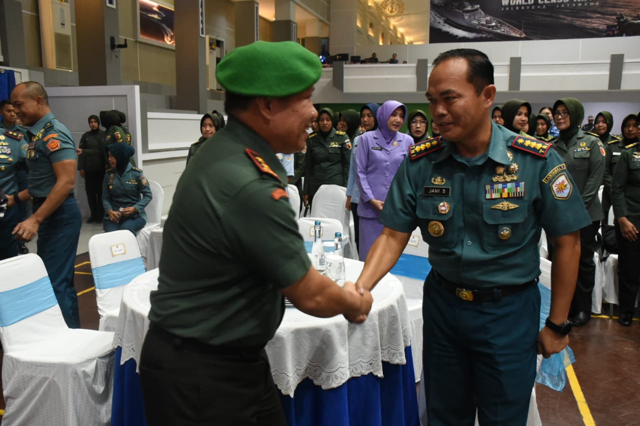 Wadan Lantamal V Hadiri Syukuran Apel Bersama Wanita TNI Tahun 2024
