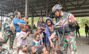 Apkam Gabungan TNI-Polri Beri Rasa Aman Cegah Masyarakat Kampung Pogapa Distrik Homeyo Mengungsi