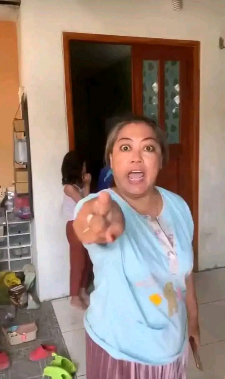 Viral !!! Emak Emak Beserta Anaknya Marah Marah Terima Paket COD