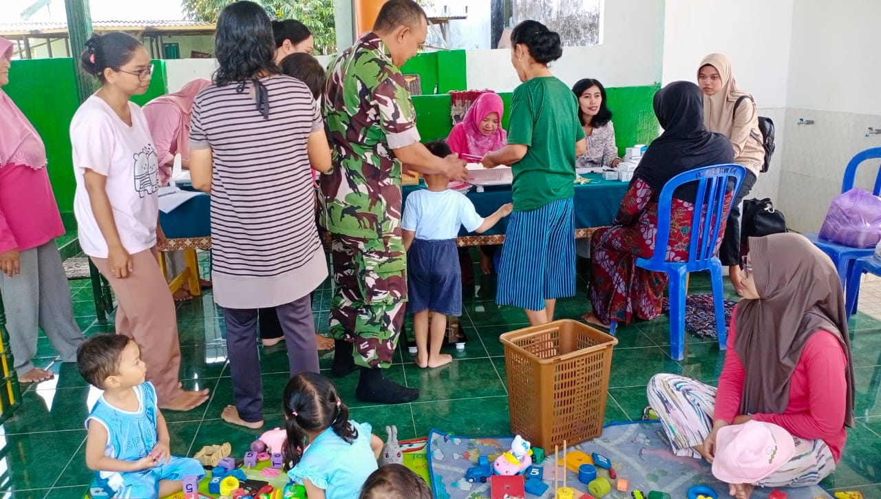 Cegah Stunting, Aksi Serda Supriyono Bersama Posyandu Lingkungan Cepoko Wlingi Blitar