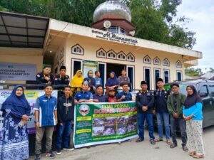 FKMB Riau dan LRC Serahkan Bantuan Untuk Masyarakat Terdampak Bencana Alam Sumbar