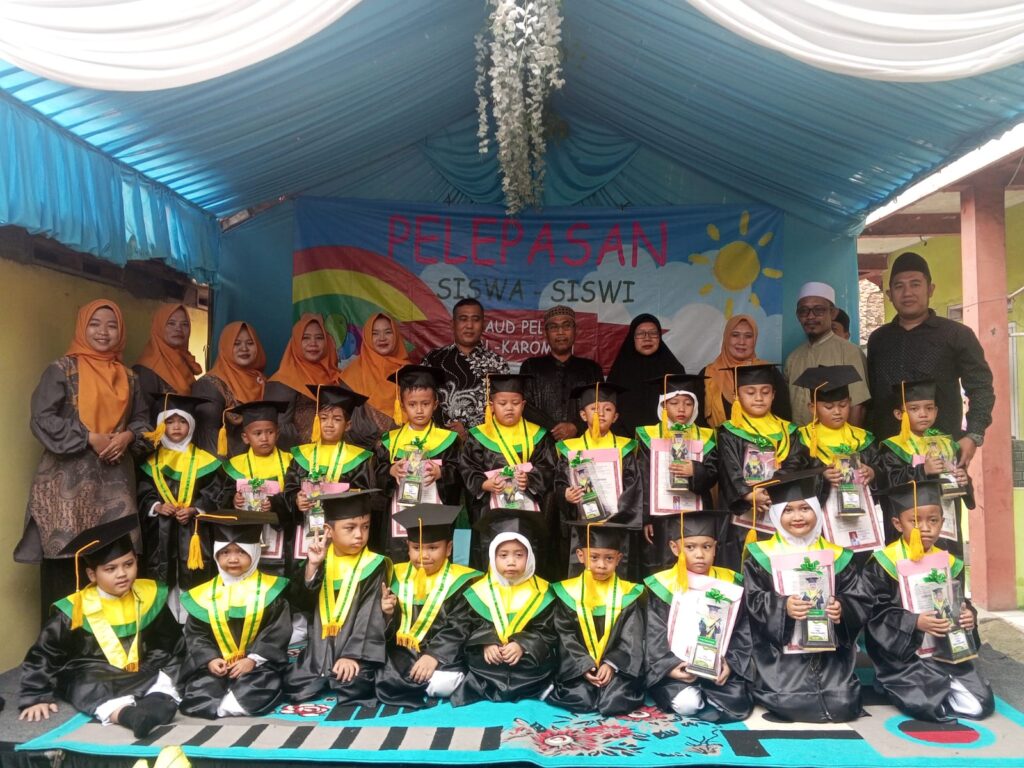 Pelepasan Siswa-siswi PAUD Pelita Al-Karomah Angkatan IX Tahun Ajaran 2023-2024