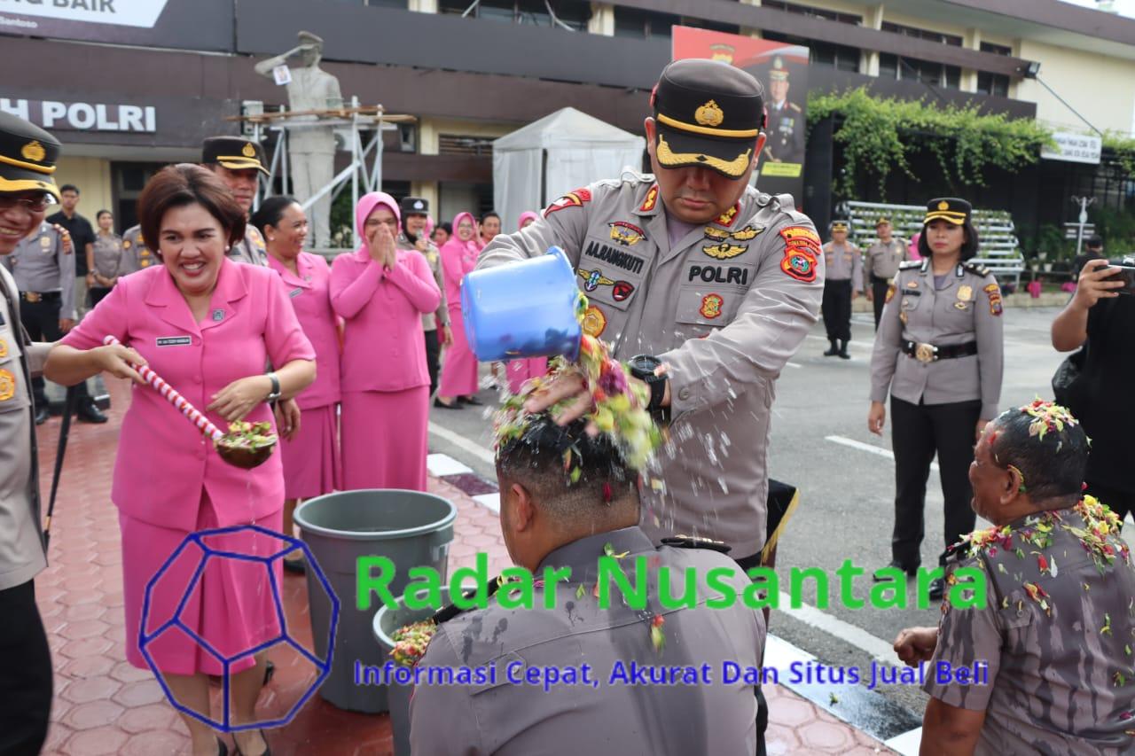 Kapolrestabes Medan Pimpin Upacara Korps Raport Kenaikan Pangkat 93 Personel