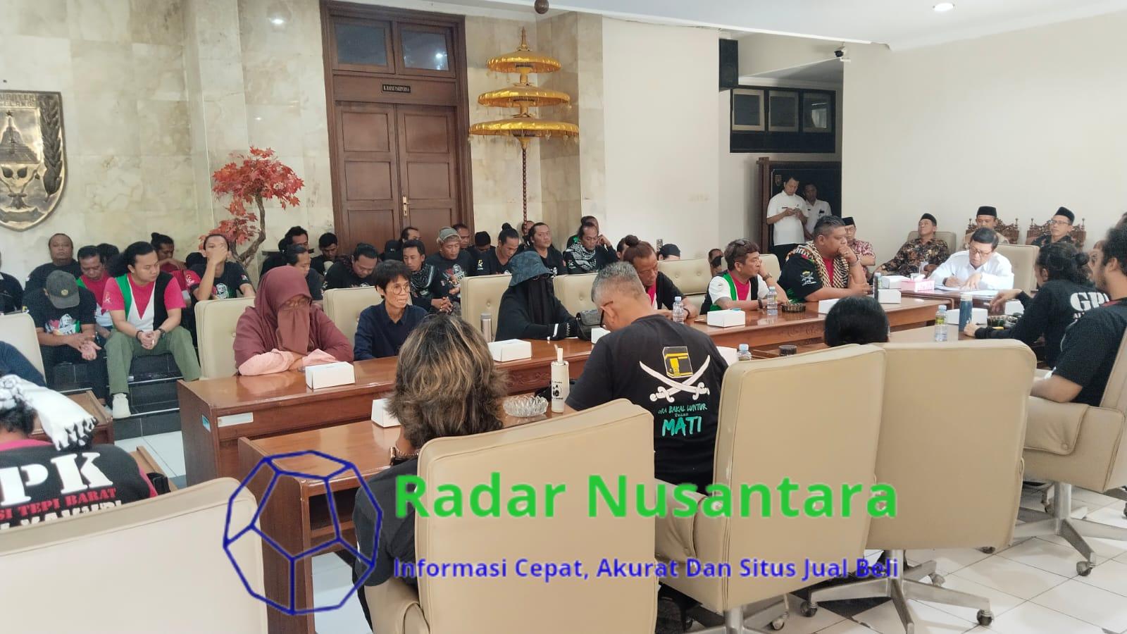 GPK Aliansi Tepi Barat Gelar Audiensi di DPRD Magelang Terkait Kasus Tindakan Asusila Kyai di Pondok Pesantren