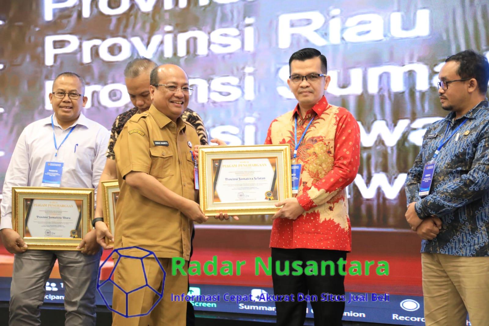 Kemendagri Beri Penghargaan kepada Pemda yang Telah Salurkan Pendanaan Pikada Serentak Tahun 2024 Seratus Persen