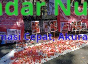Pasca Vonis Bebas Gregorius Ronald Tannur Massa Gelar Aksi Demo dan Bunga di Pengadilan Negeri Surabaya