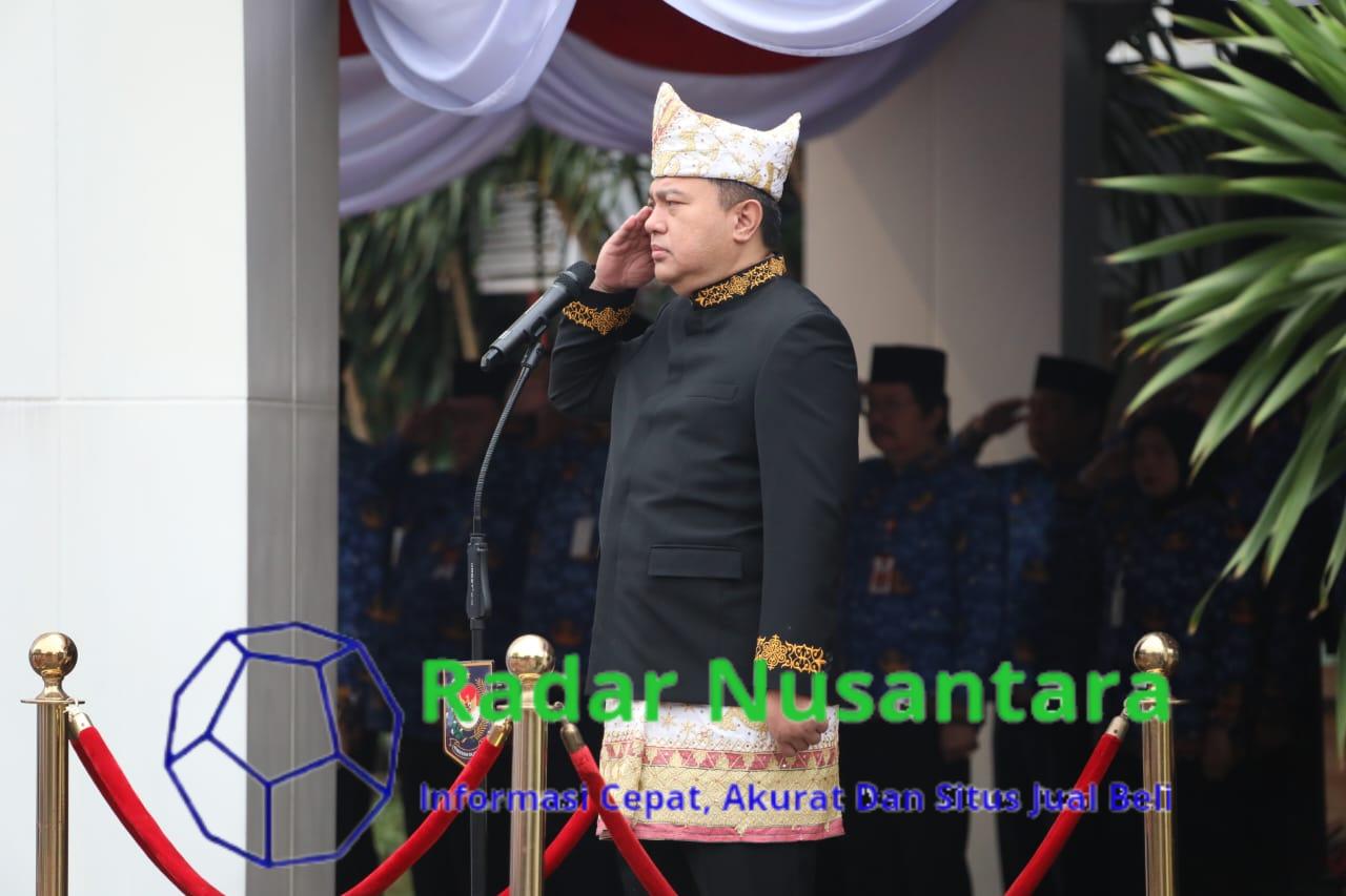Kenakan Pakaian Adat Lampung, Plt. Sekjen Pimpin Upacara HUT Ke-79 Kemerdekaan RI di Lingkungan Kemendagri dan BNPP