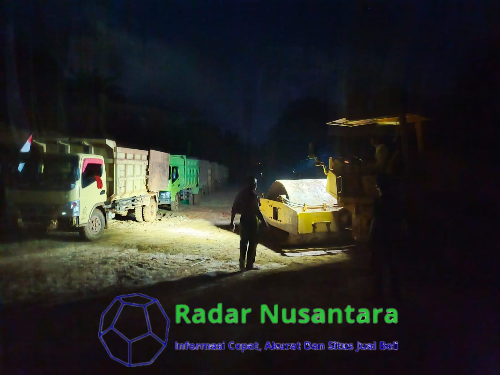 Percepat Satgas TMMD Ke 121 Kodim 1210/Landak Lembur Malam Tuntaskan Pekerjaan Jalan Tinggal 5 Persen Lagi