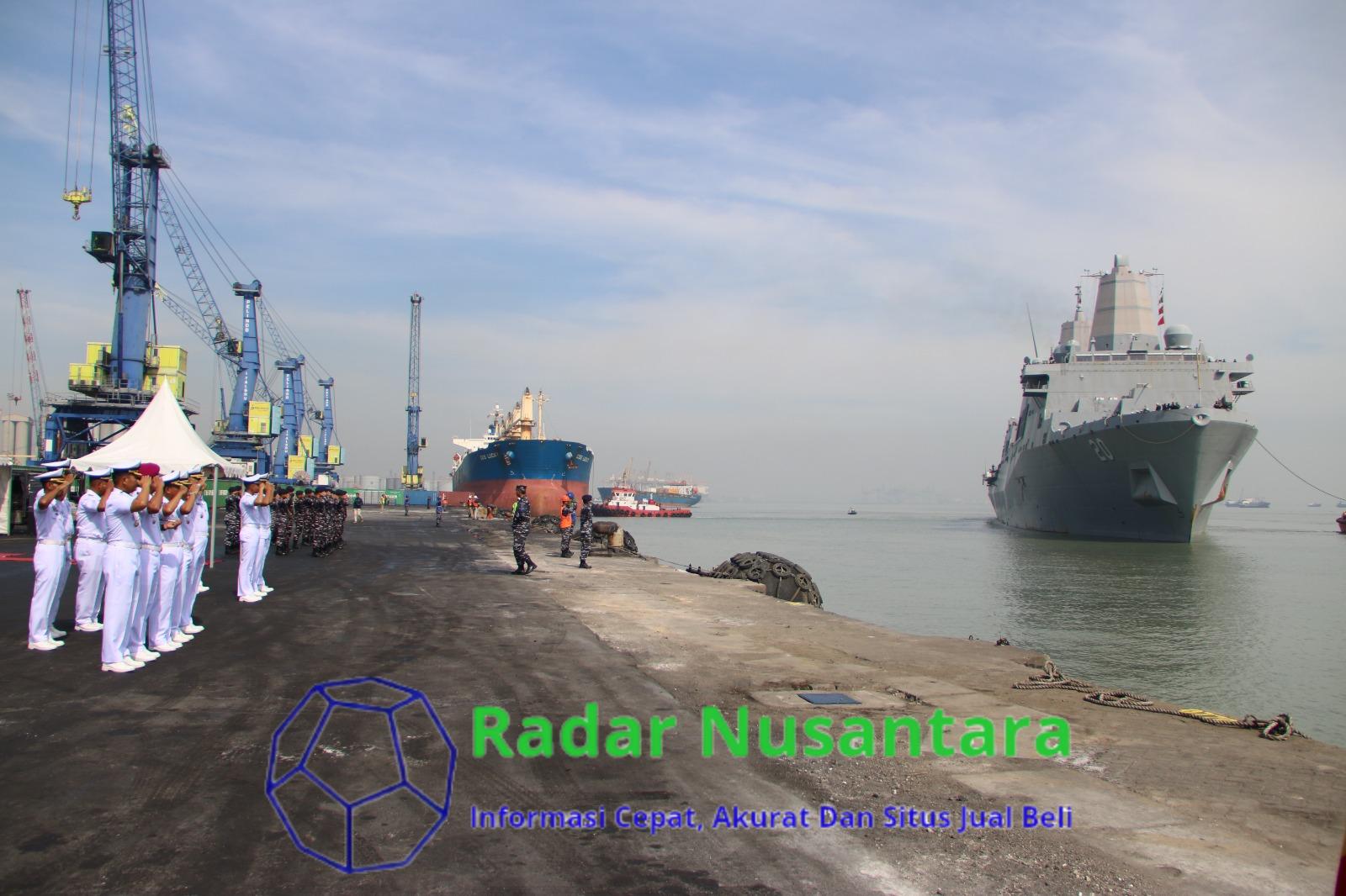 Lantamal V Sambut Kedatangan Kapal Perang Amerika Serikat USS Green Bay (LPD 20)