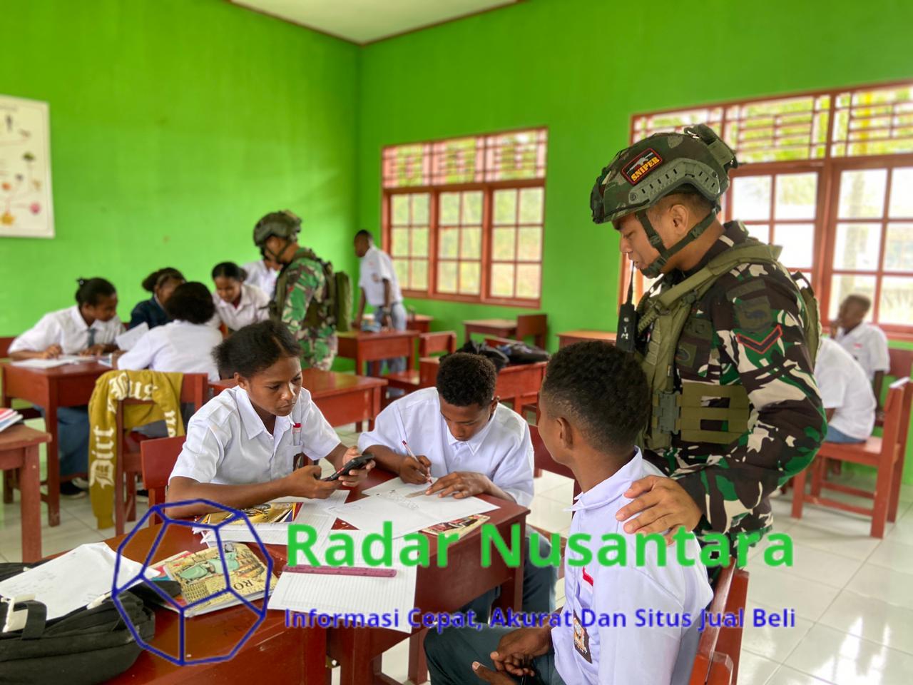 Satgas Yonif 762/VYS Tingkatkan Minat Belajar Matematika di SMK N 01/Yembun