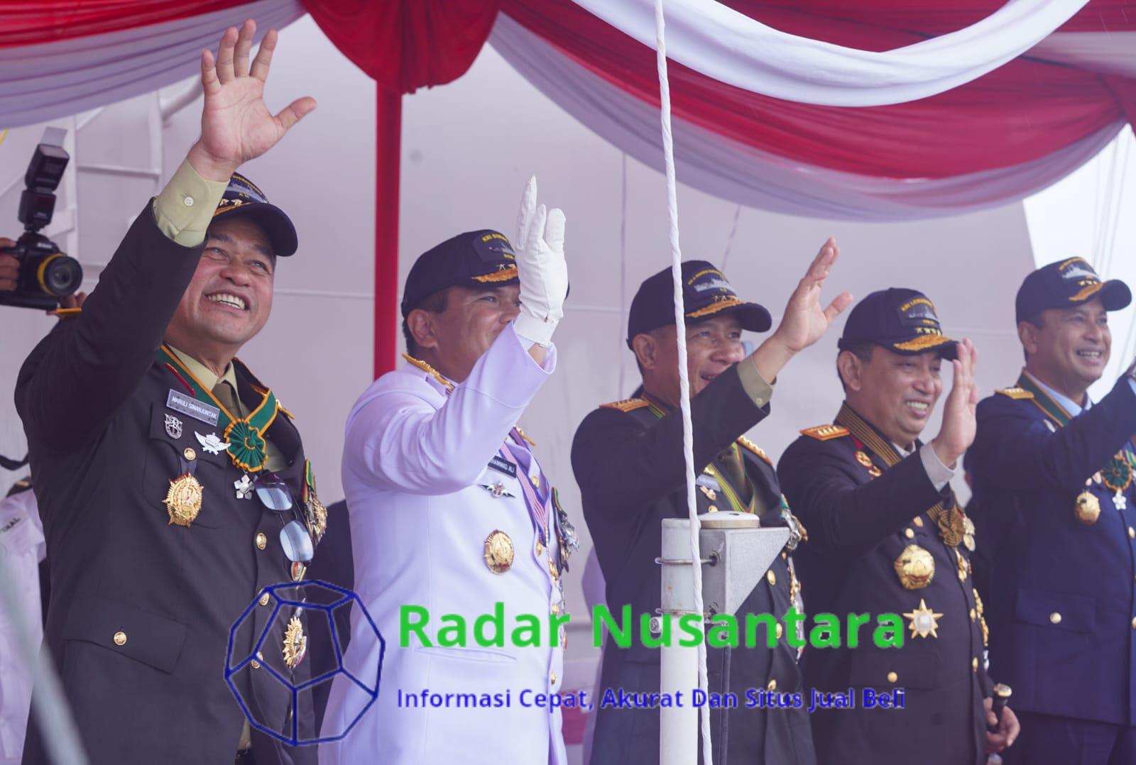 Kasad Hadiri Peringatan HUT Ke-79 TNI AL di Atas KRI dr. Radjiman Widyodiningrat