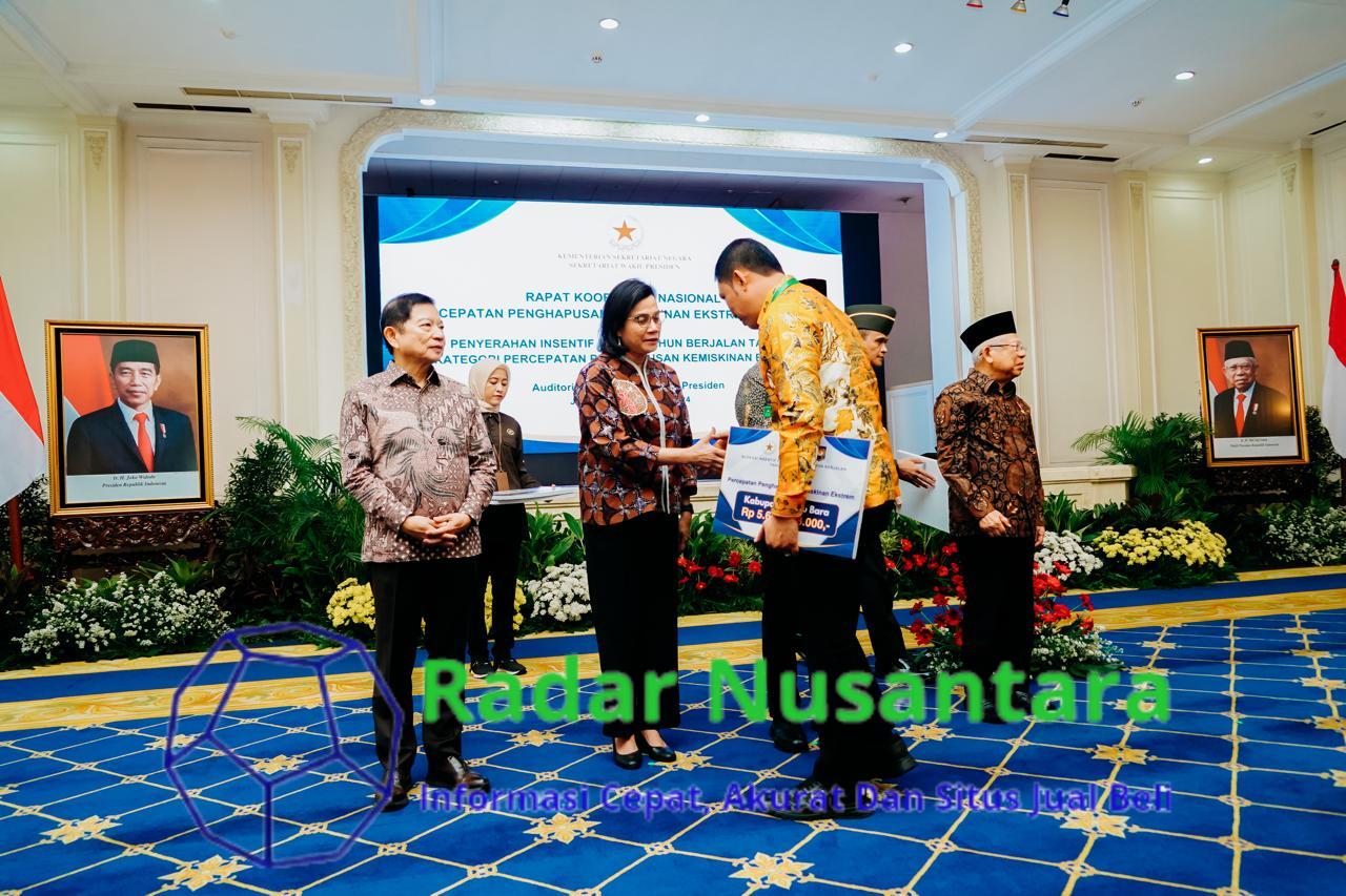 Pj. Bupati Batu Bara Terima penghargaan Kategori daerah Berkinerja Baik dalam penghapusan Kemiskinan Ekstrem Tahun 2024
