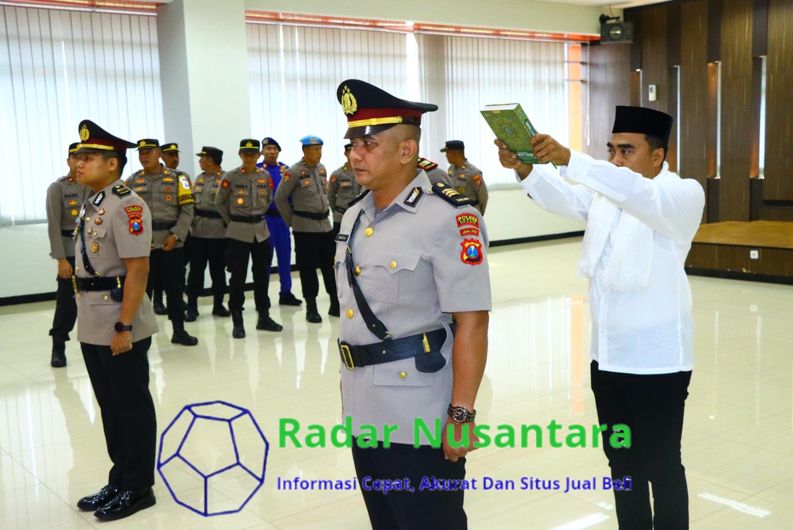 Kapolres Gresik pimpin pergantian Kasat Intelkam dan Kapolsek Manyar