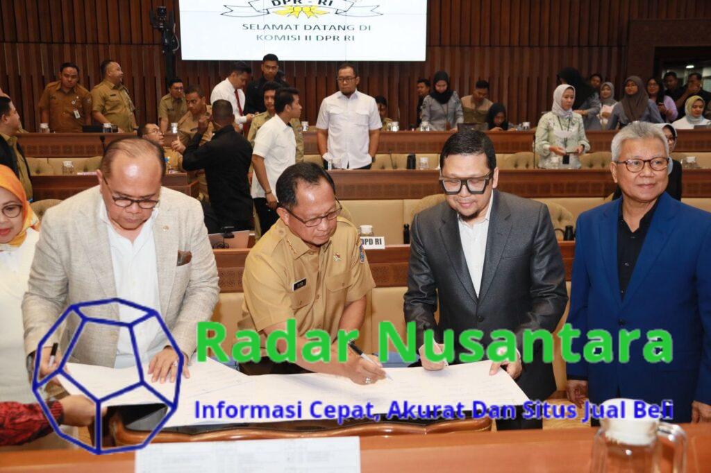 Komisi II DPR RI, Komite I DPD RI, dan Pemerintah Setuju 79 RUU Kabupaten/Kota Dibawa ke Sidang Paripurna
