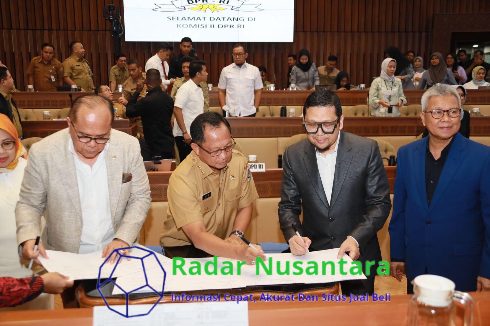 Komisi II DPR RI, Komite I DPD RI, dan Pemerintah Setuju 79 RUU Kabupaten/Kota Dibawa ke Sidang Paripurna