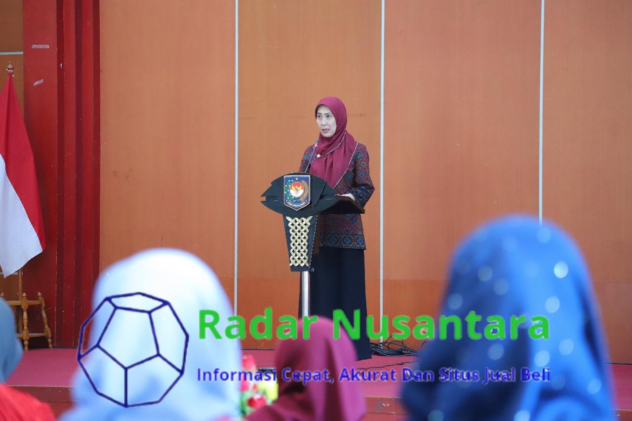 Kreatif, Produktif, dan Peduli: Kegiatan Merajut dan Berbagi di Pertemuan Rutin DWP Ditjen Dukcapil