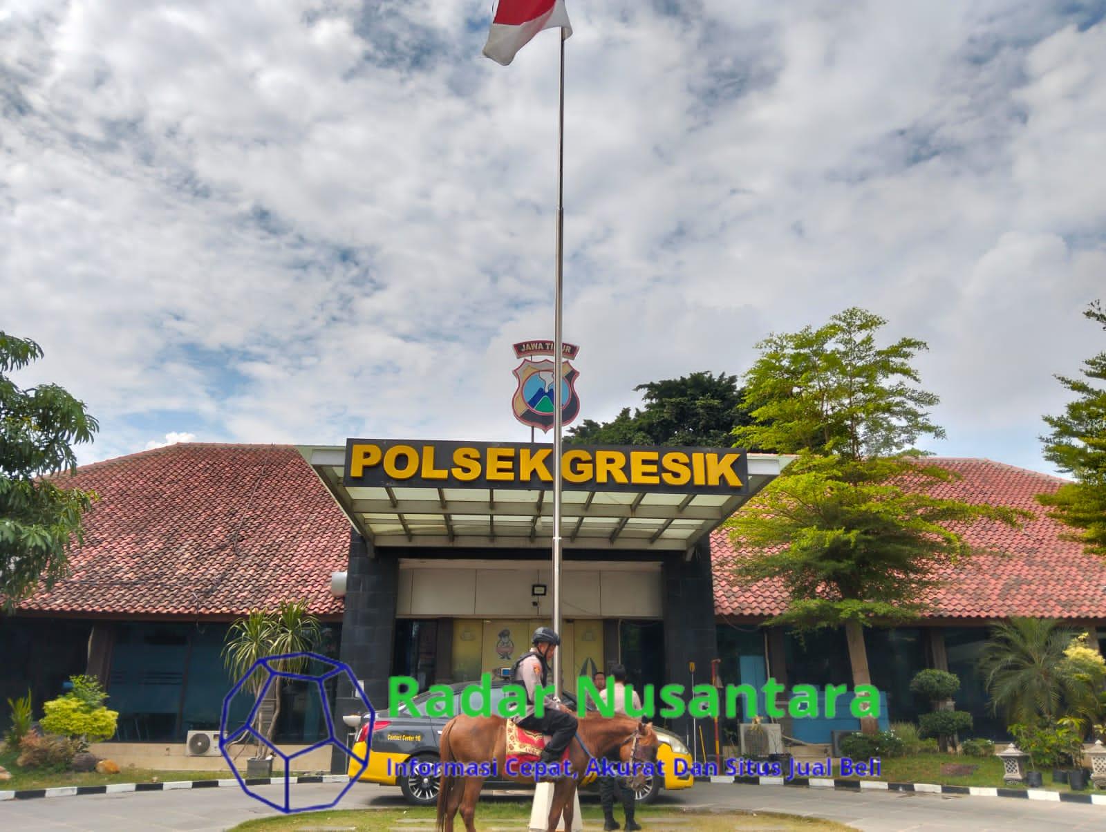 Inovasi Kapolsek Gresik Kota Patroli Berkuda Jalin Keakraban dengan Warga