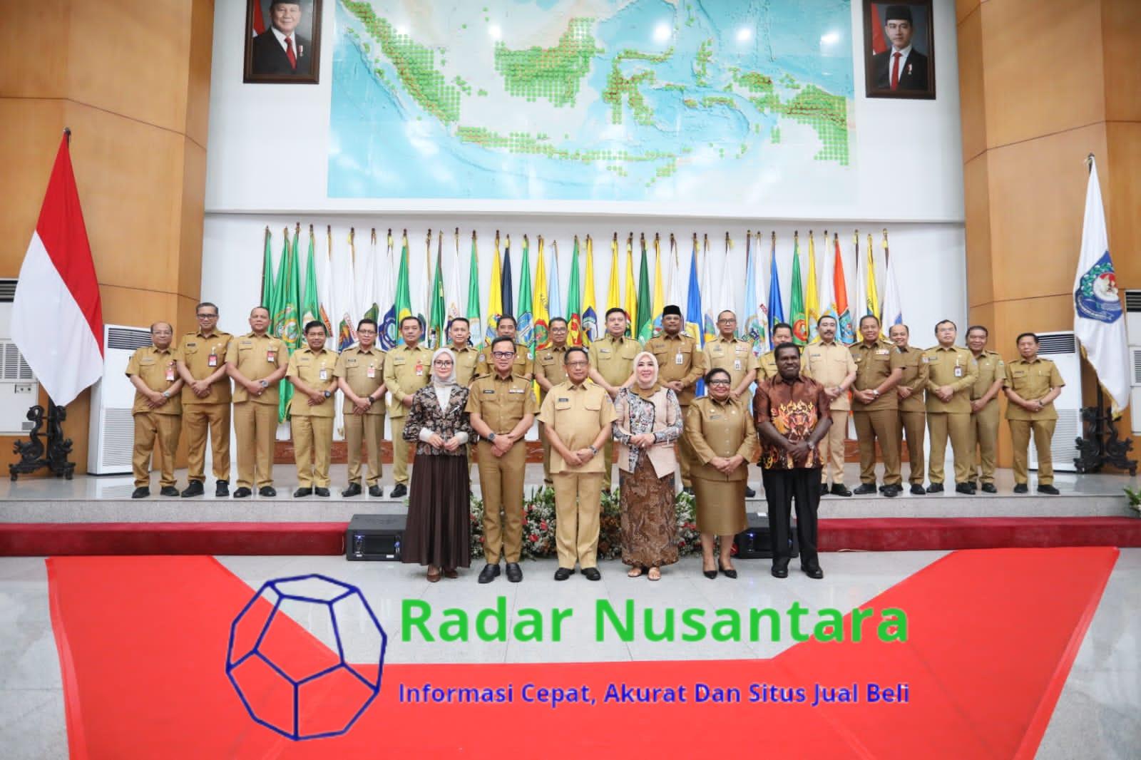 Keluarga Besar Kemendagri Sambut Mendagri Tito serta Wamendagri Ribka Haluk dan Bima Arya