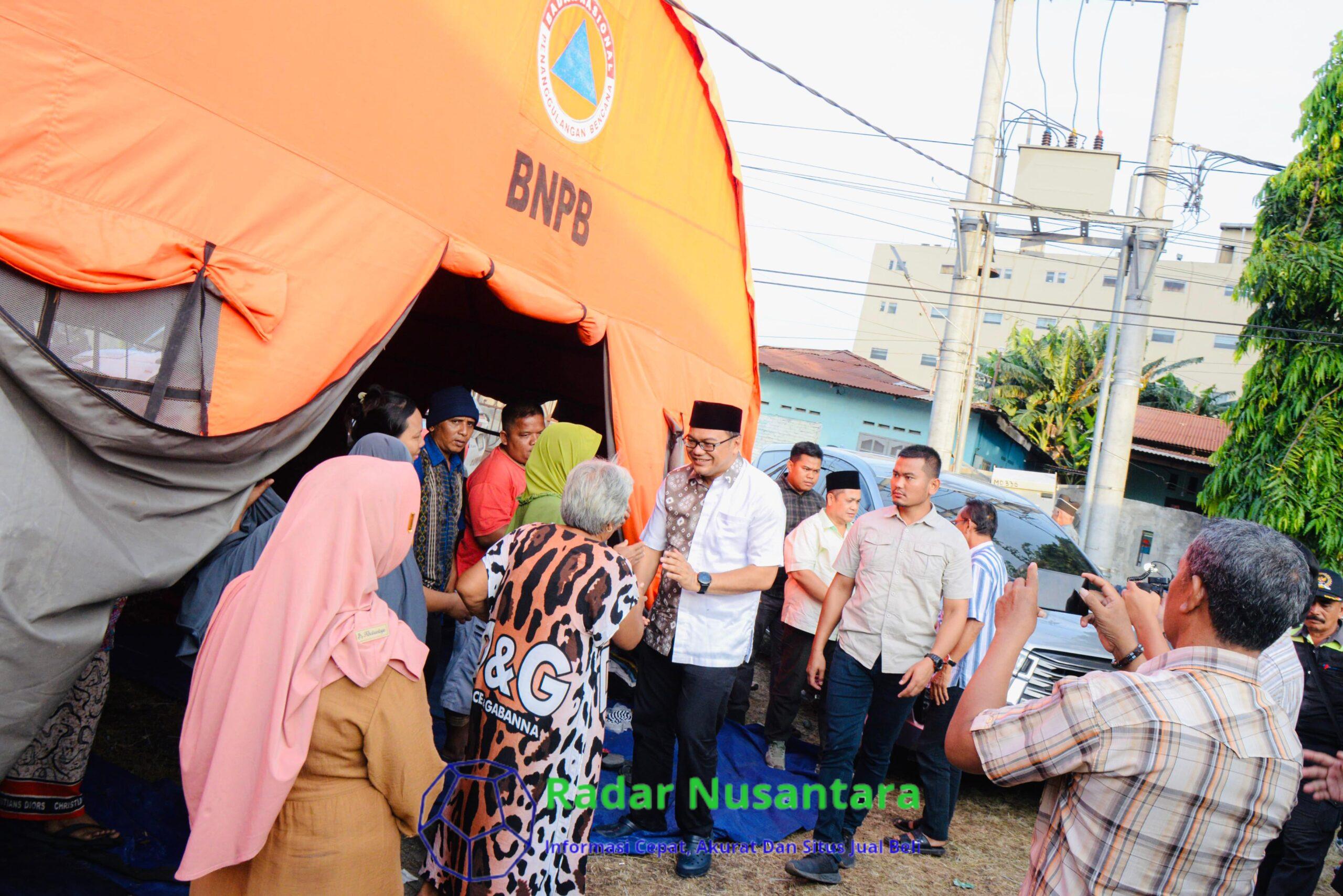 Bantu Ringankan Beban Korban Kebakaran, dr. Asri Ludin Tambunan: “Ini Tanggung Jawab Kita Semua